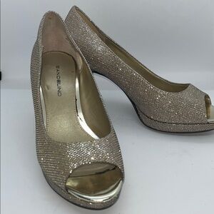 Bandolino Women's Sparkling Gold Peep Toe Heels